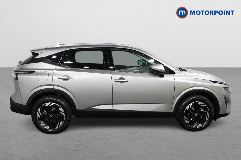 Nissan Qashqai N-Connecta Automatic Petrol SUV - Stock Number (1569604) - Drivers side