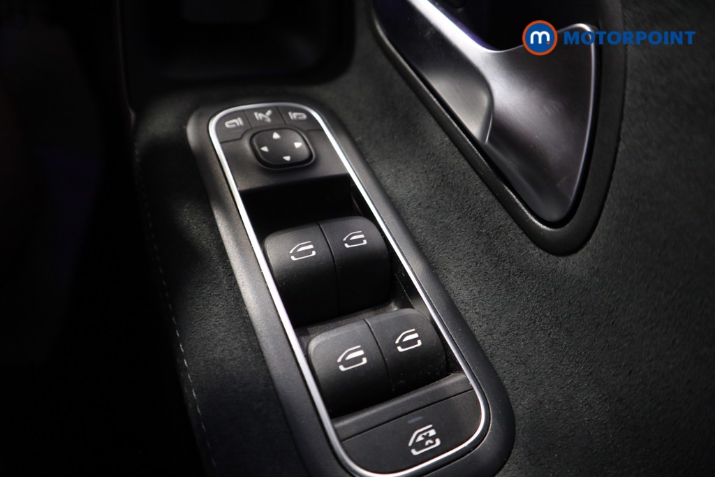 Mercedes-Benz A Class Amg Line Executive Edition Automatic Petrol Hatchback - Stock Number (1569767) - 6th supplementary image