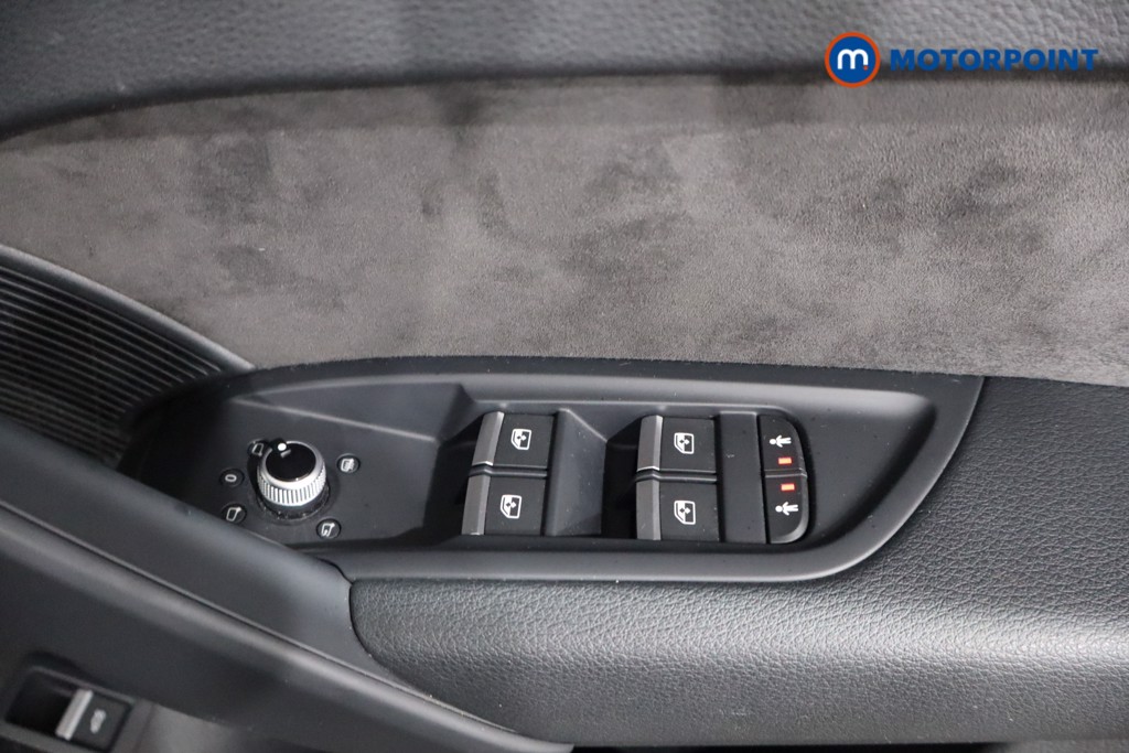 Audi Q5 Black Edition Automatic Petrol SUV - Stock Number (1569990) - 25th supplementary image