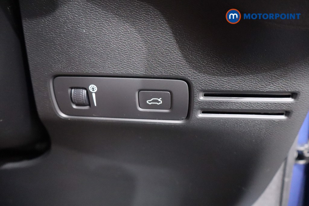 Volvo Xc40 R Design Pro Automatic Diesel SUV - Stock Number (1569994) - 20th supplementary image