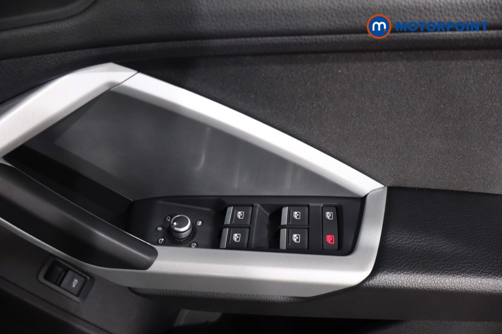 Audi Q3 Sport Automatic Petrol SUV - Stock Number (1570045) - 22nd supplementary image
