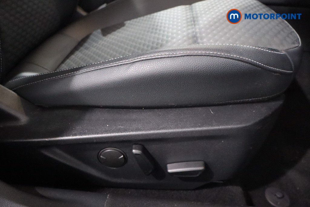 Ford Focus Titanium X Automatic Petrol Hatchback - Stock Number (1570368) - 24th supplementary image