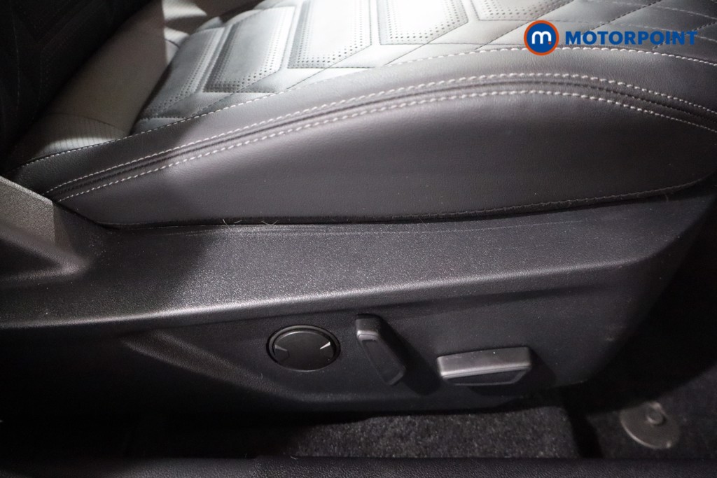 Ford Focus Active X Automatic Petrol-Electric Hybrid Hatchback - Stock Number (1571315) - 22nd supplementary image