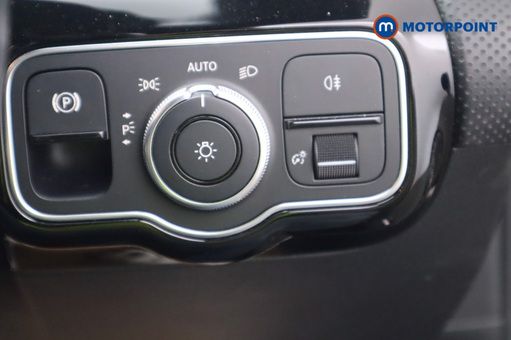 Mercedes-Benz A Class Amg Line Automatic Diesel Hatchback - Stock Number (1547193) - 12th supplementary image