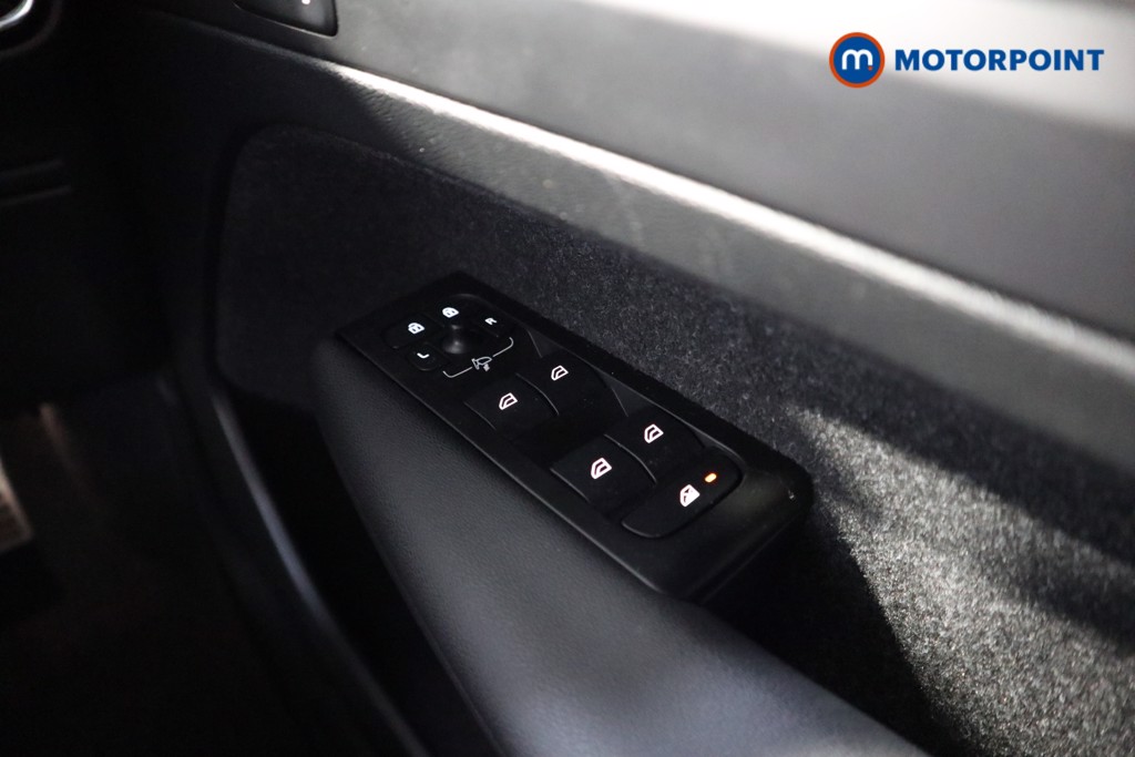 Volvo Xc40 R Design Automatic Petrol SUV - Stock Number (1549520) - 6th supplementary image