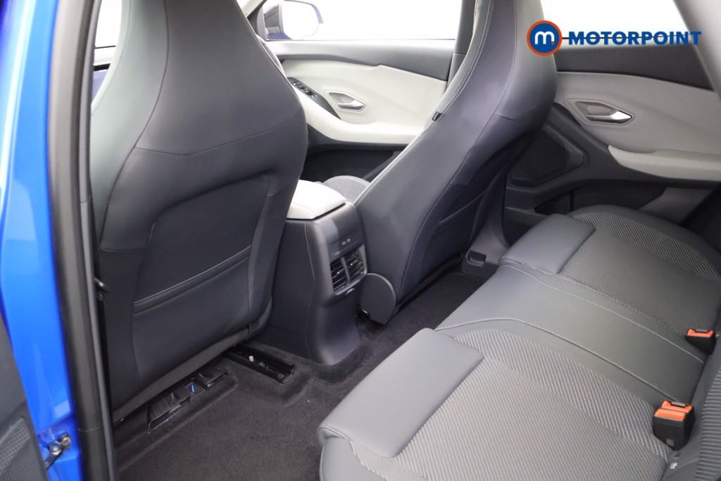 Ford Explorer Select Automatic Electric SUV - Stock Number (1549592) - 13th supplementary image