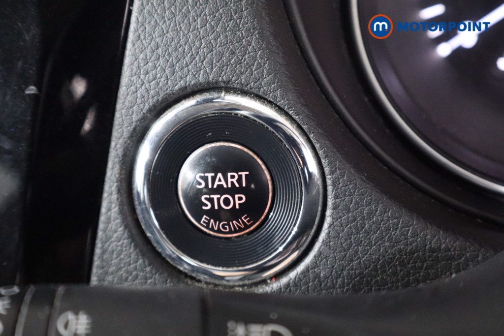 Nissan Qashqai Tekna Manual Petrol SUV - Stock Number (1550407) - 13th supplementary image
