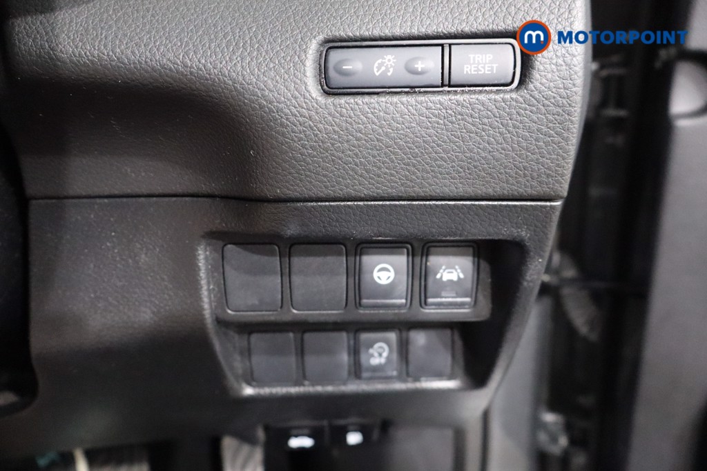 Nissan Qashqai Tekna Manual Petrol SUV - Stock Number (1550407) - 20th supplementary image
