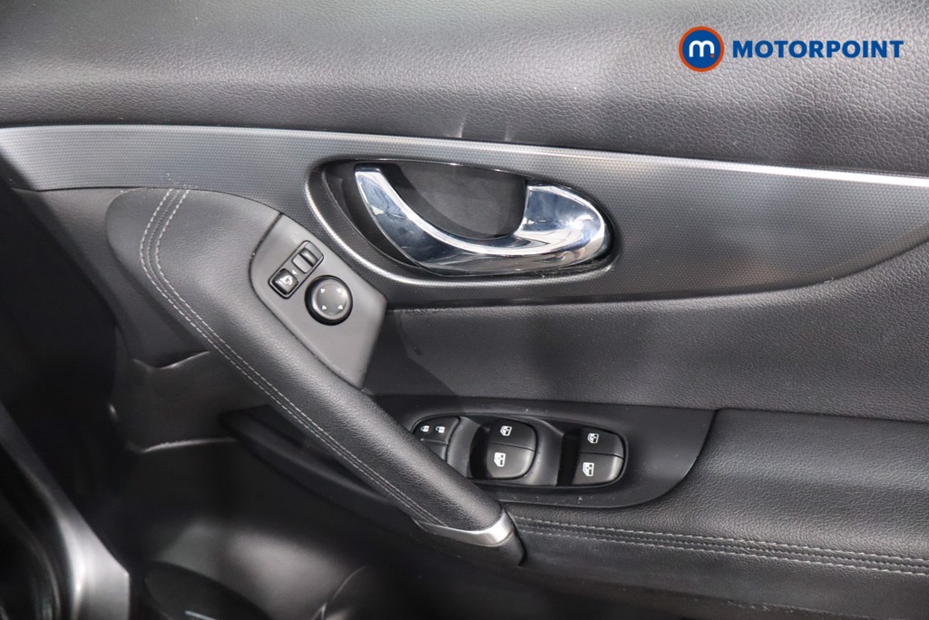 Nissan Qashqai Tekna Manual Petrol SUV - Stock Number (1550407) - 22nd supplementary image