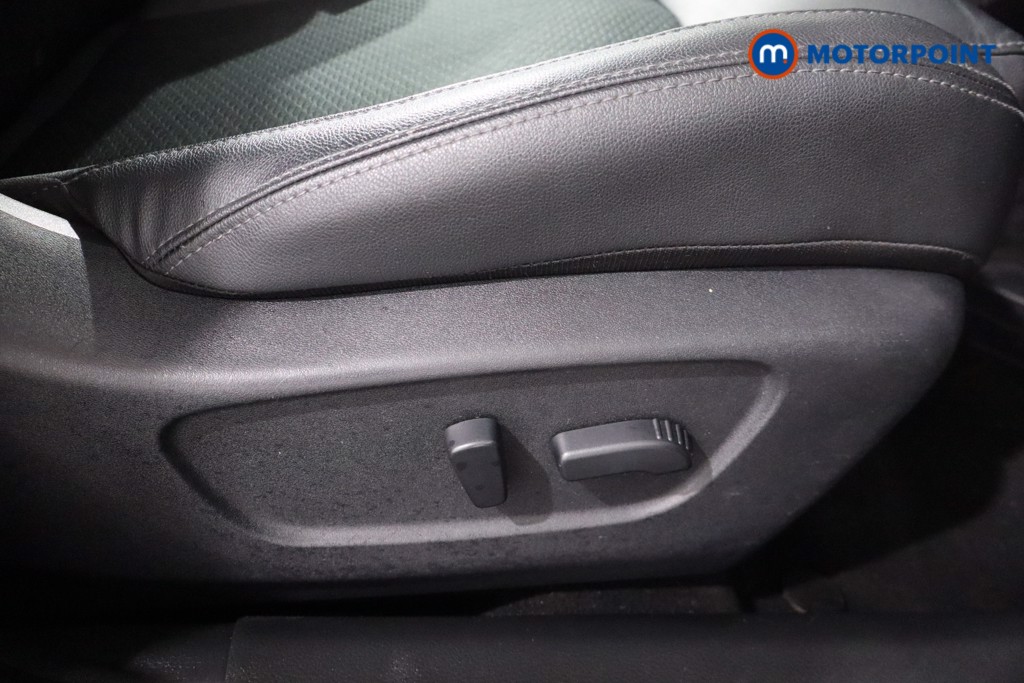 Nissan Qashqai Tekna Manual Petrol SUV - Stock Number (1550407) - 23rd supplementary image