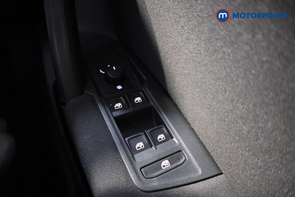 Volkswagen Tiguan Life Manual Petrol SUV - Stock Number (1555534) - 6th supplementary image