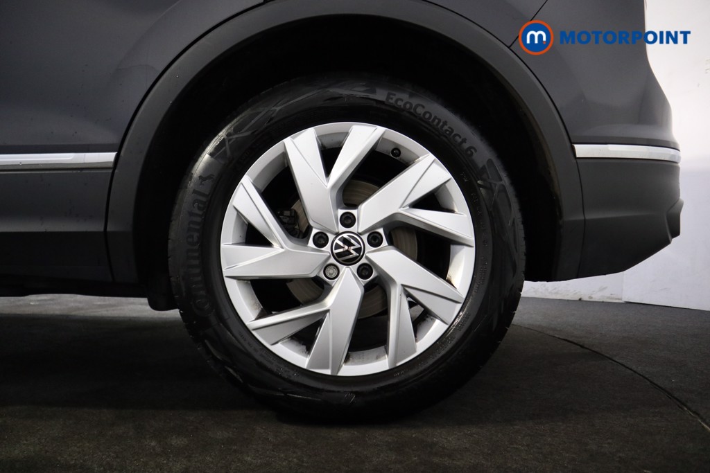 Volkswagen Tiguan Life Manual Petrol SUV - Stock Number (1555534) - 16th supplementary image