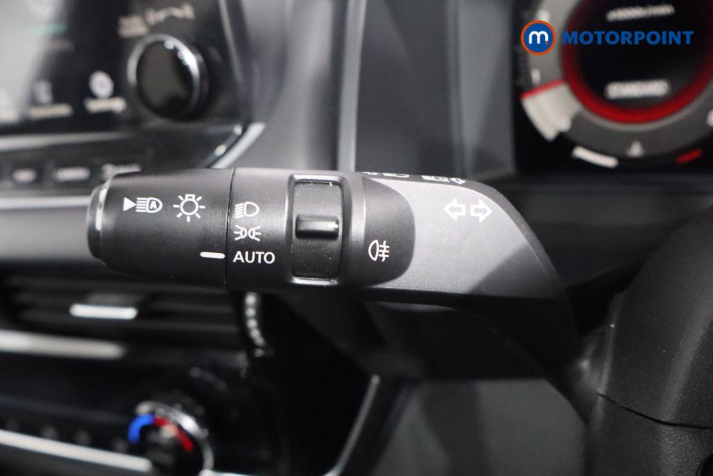Nissan Qashqai Premiere Edition Manual Petrol SUV - Stock Number (1560039) - 8th supplementary image