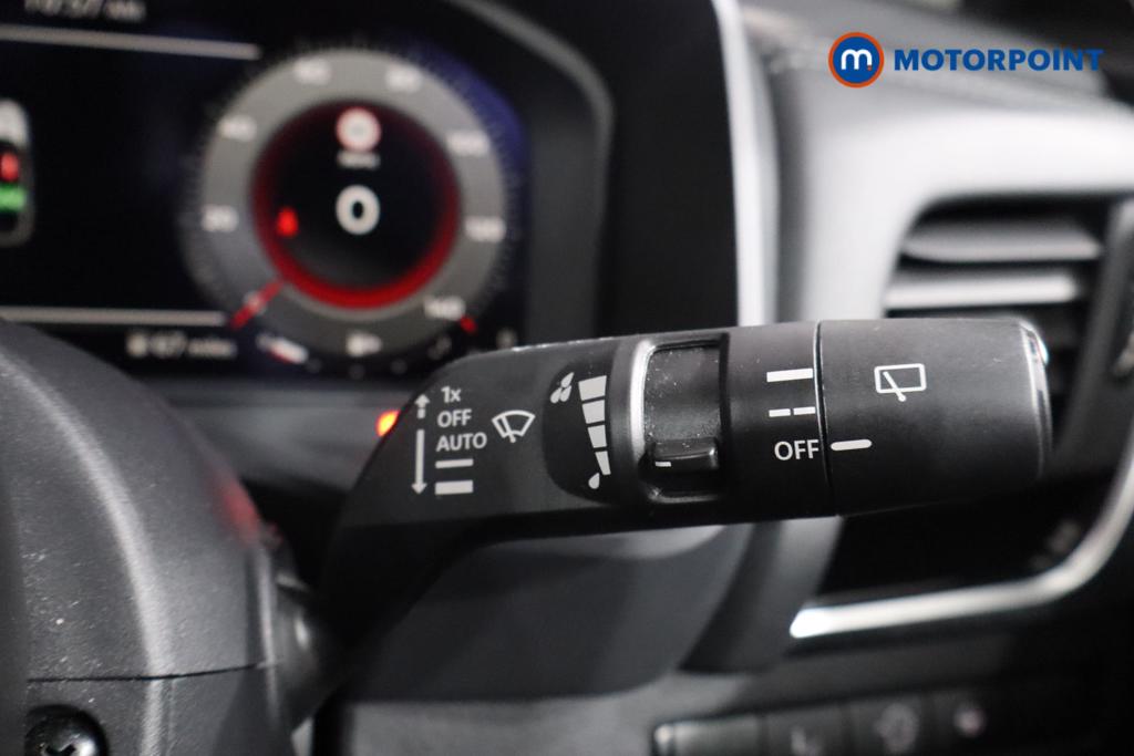 Nissan Qashqai Premiere Edition Manual Petrol SUV - Stock Number (1560039) - 9th supplementary image