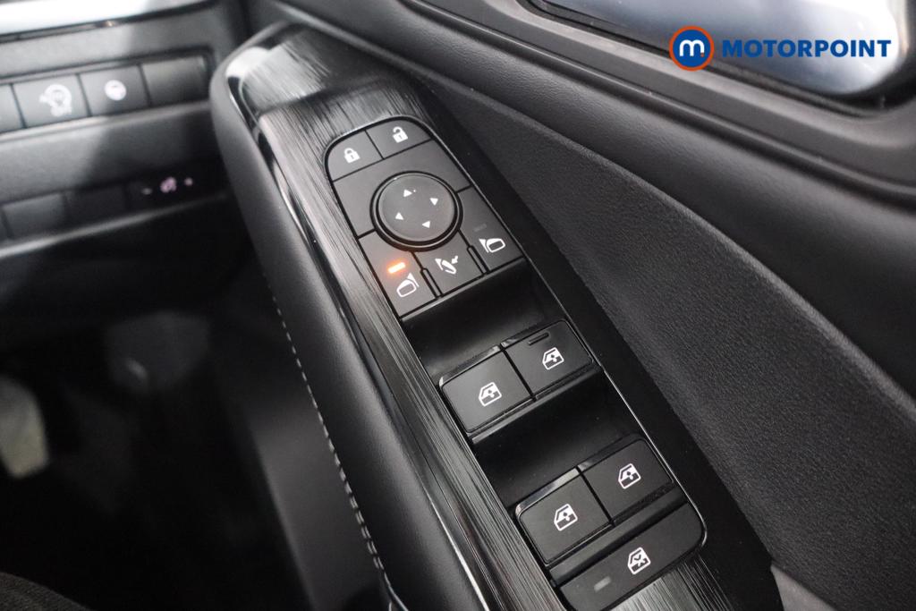 Nissan Qashqai Premiere Edition Manual Petrol SUV - Stock Number (1560039) - 11th supplementary image