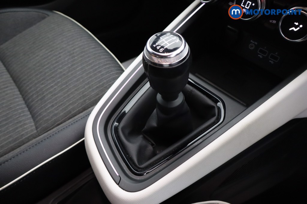 Renault Clio Techno Manual Petrol Hatchback - Stock Number (1561725) - 11th supplementary image