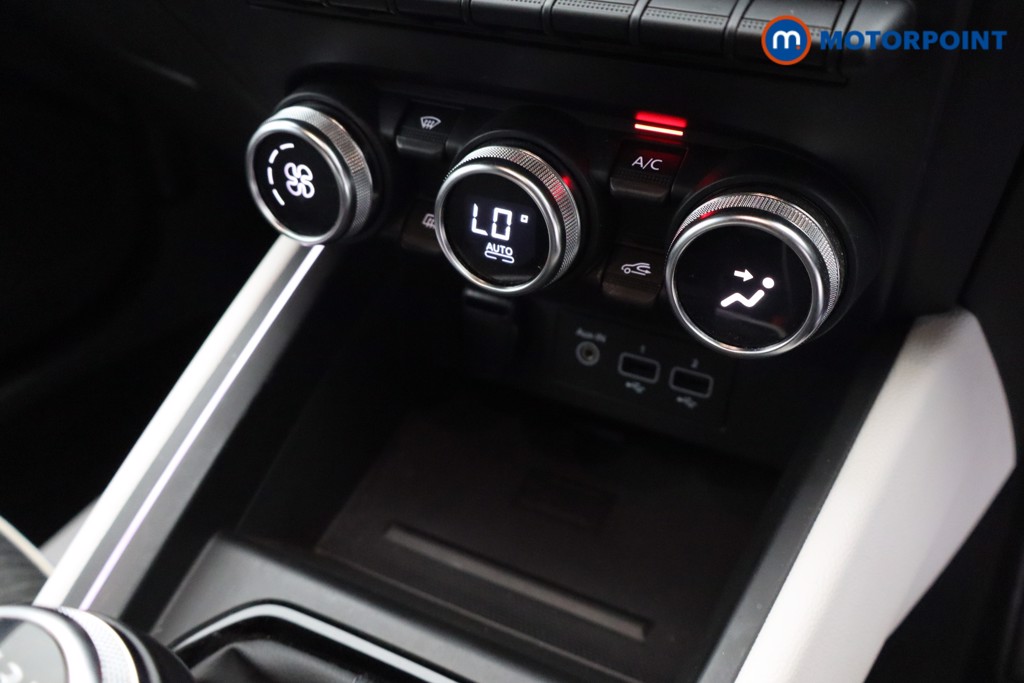 Renault Clio Techno Manual Petrol Hatchback - Stock Number (1561725) - 12th supplementary image