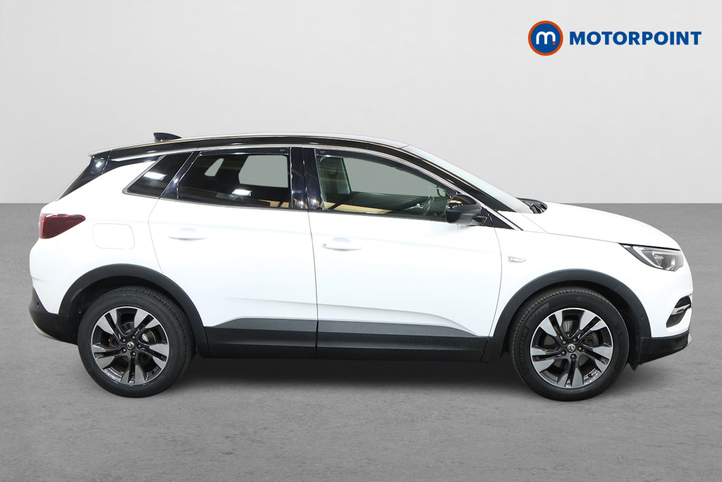 Vauxhall Grandland X Griffin Manual Diesel SUV - Stock Number (1563353) - Drivers side