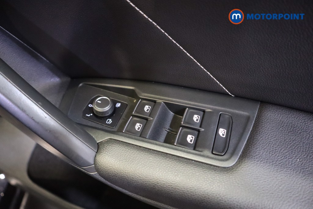 Volkswagen Tiguan R-Line Automatic Petrol SUV - Stock Number (1564028) - 9th supplementary image