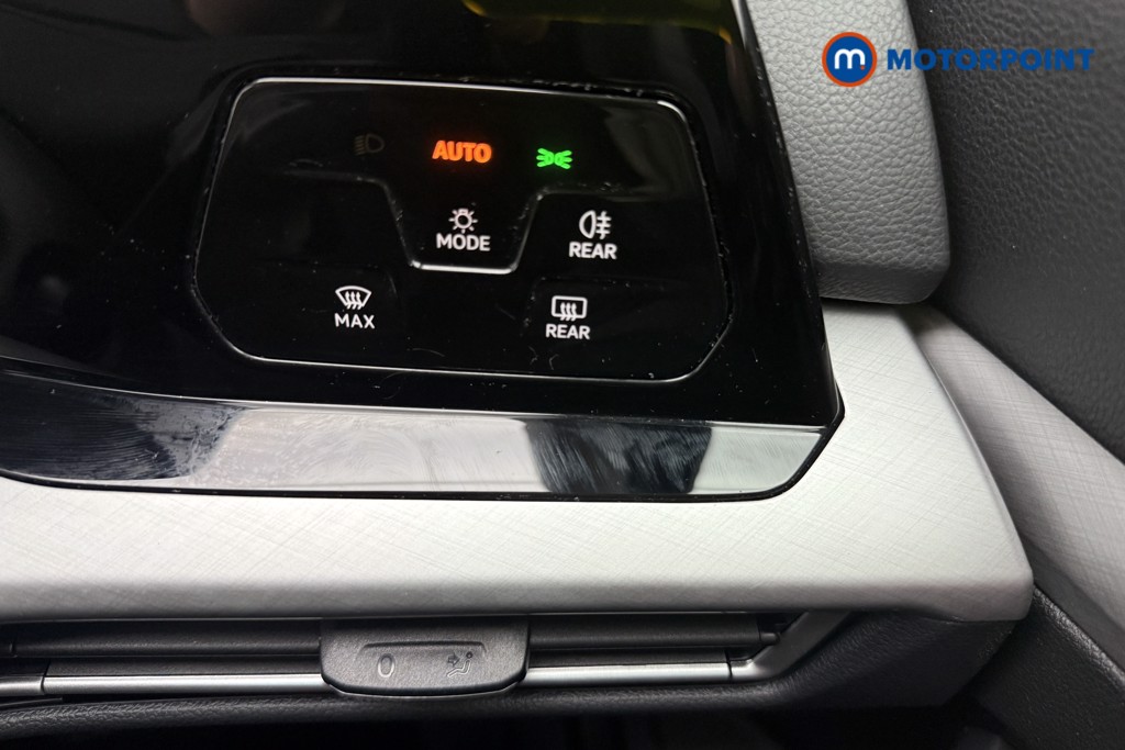 Volkswagen Golf Life Automatic Petrol Hatchback - Stock Number (1564729) - 17th supplementary image