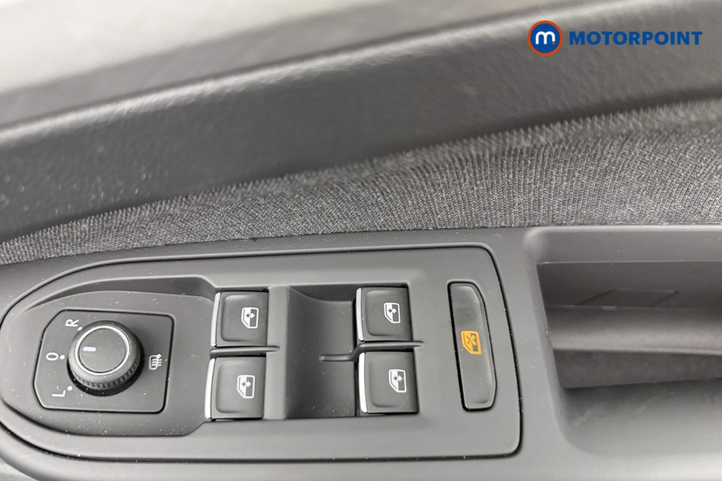 Volkswagen Golf Life Automatic Petrol Hatchback - Stock Number (1564729) - 19th supplementary image