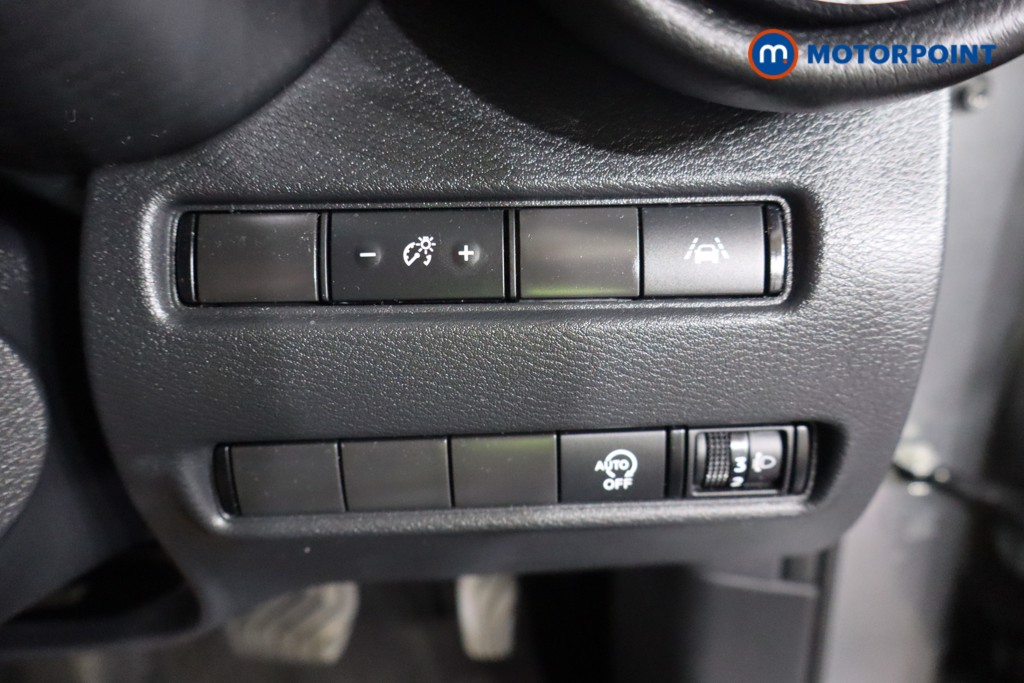 Nissan Juke N-Connecta Automatic Petrol SUV - Stock Number (1564958) - 16th supplementary image