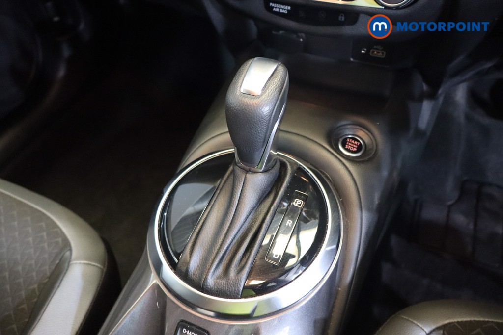 Nissan Juke N-Connecta Automatic Petrol SUV - Stock Number (1564967) - 11th supplementary image