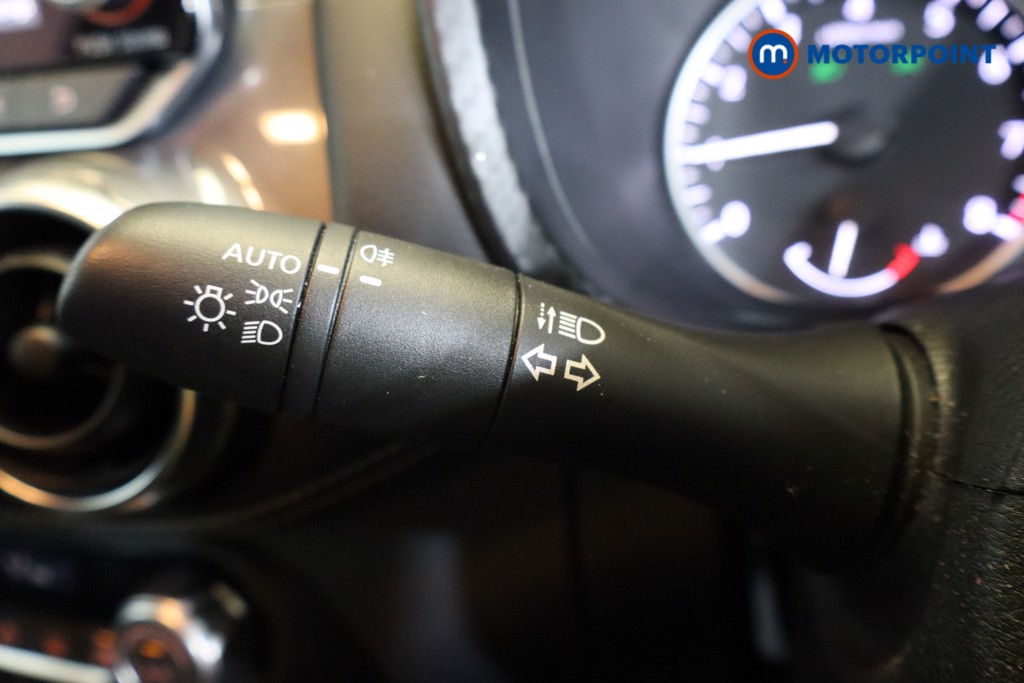 Nissan Juke N-Connecta Automatic Petrol SUV - Stock Number (1564967) - 14th supplementary image