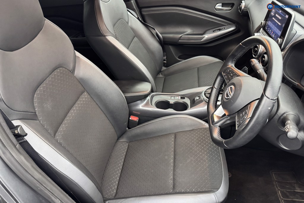 Nissan Juke N-Connecta Automatic Petrol SUV - Stock Number (1564968) - 5th supplementary image