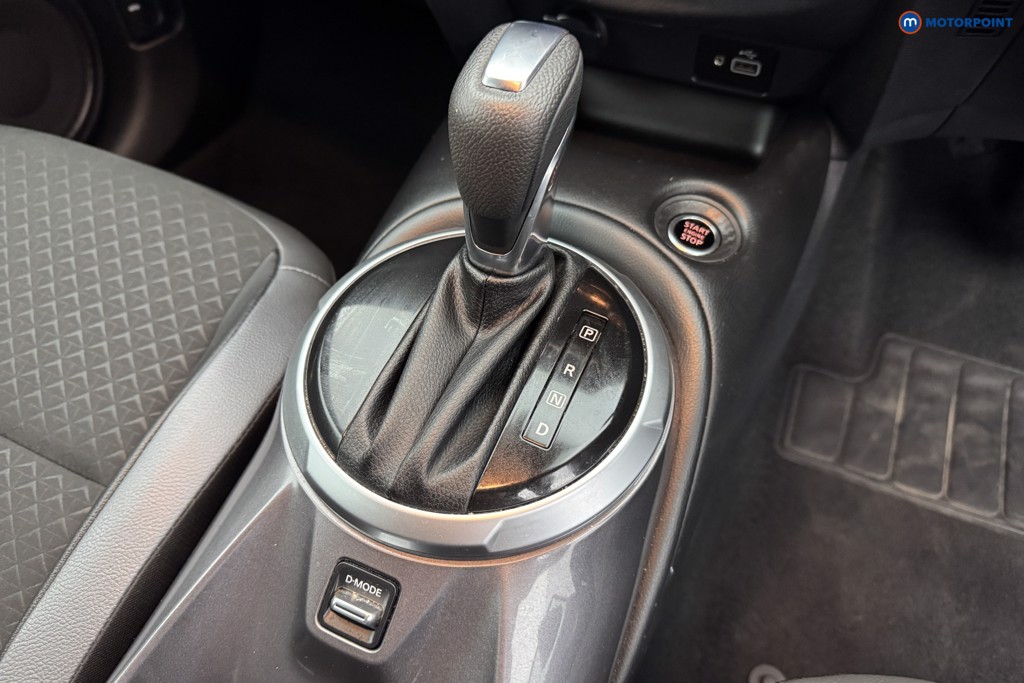 Nissan Juke N-Connecta Automatic Petrol SUV - Stock Number (1564968) - 15th supplementary image