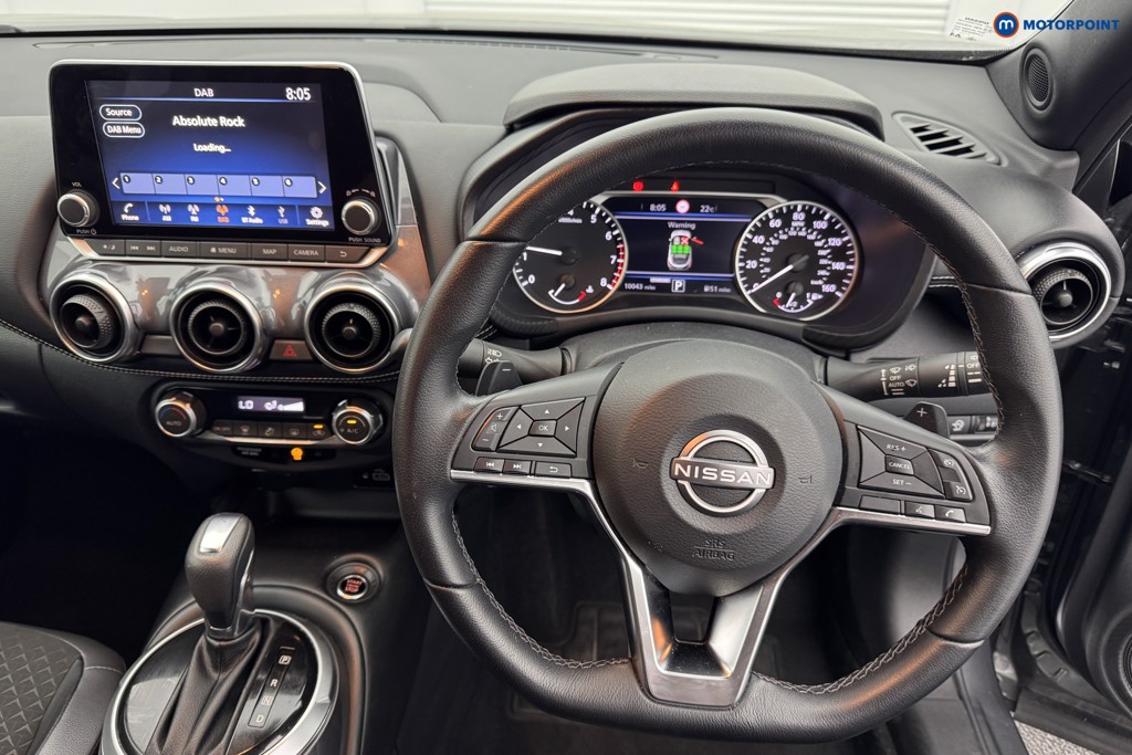 Nissan Juke N-Connecta Automatic Petrol SUV - Stock Number (1564968) - 1st supplementary image