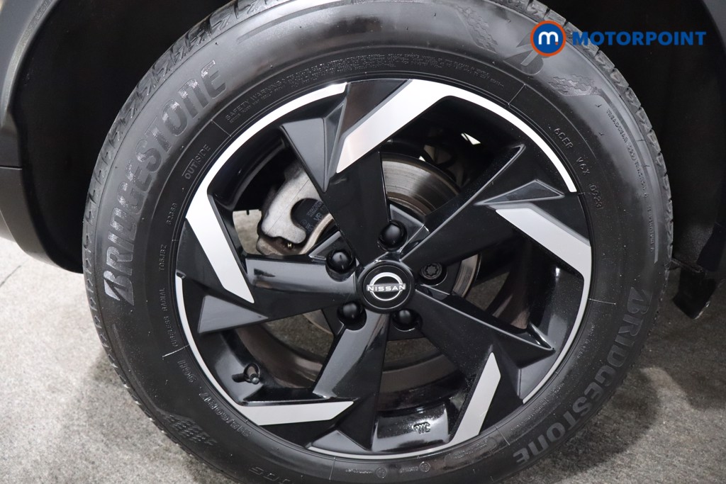 Nissan Juke N-Connecta Automatic Petrol SUV - Stock Number (1565002) - 9th supplementary image