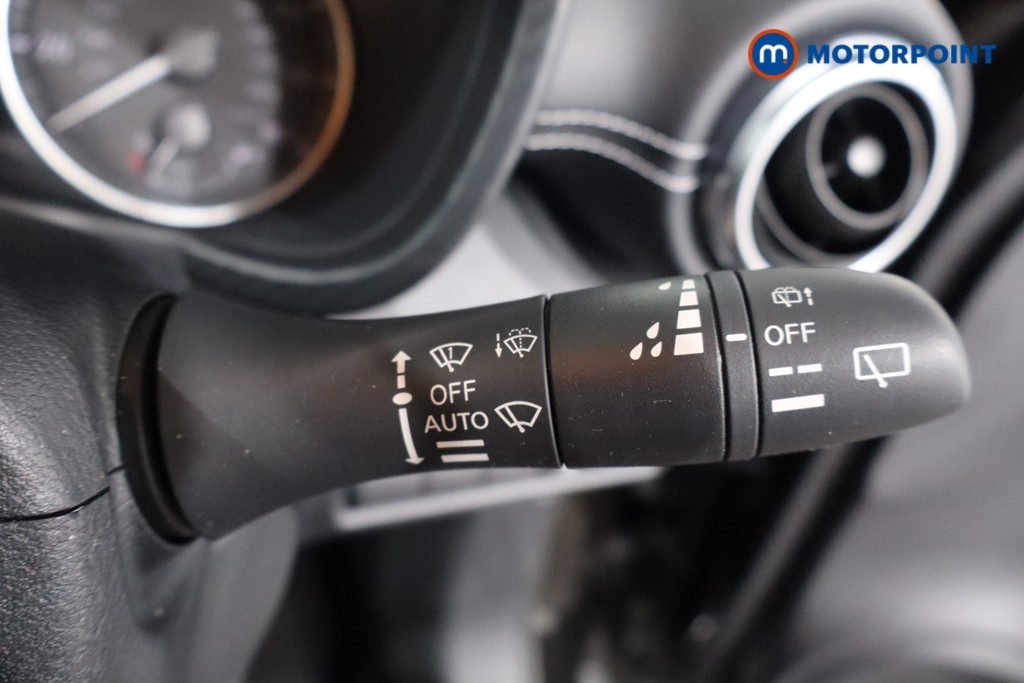 Nissan Juke N-Connecta Automatic Petrol SUV - Stock Number (1565002) - 18th supplementary image