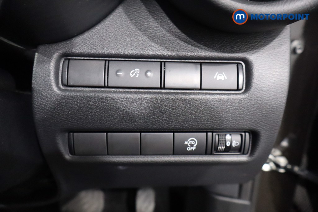 Nissan Juke N-Connecta Automatic Petrol SUV - Stock Number (1565002) - 21st supplementary image
