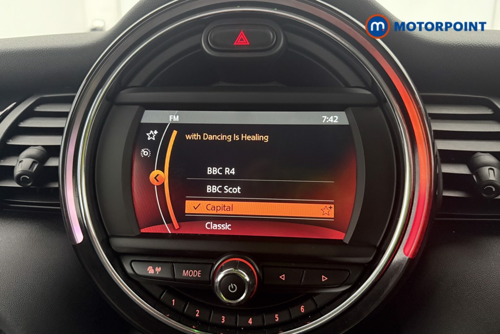 Mini Hatchback Cooper Manual Petrol Hatchback - Stock Number (1565109) - 2nd supplementary image