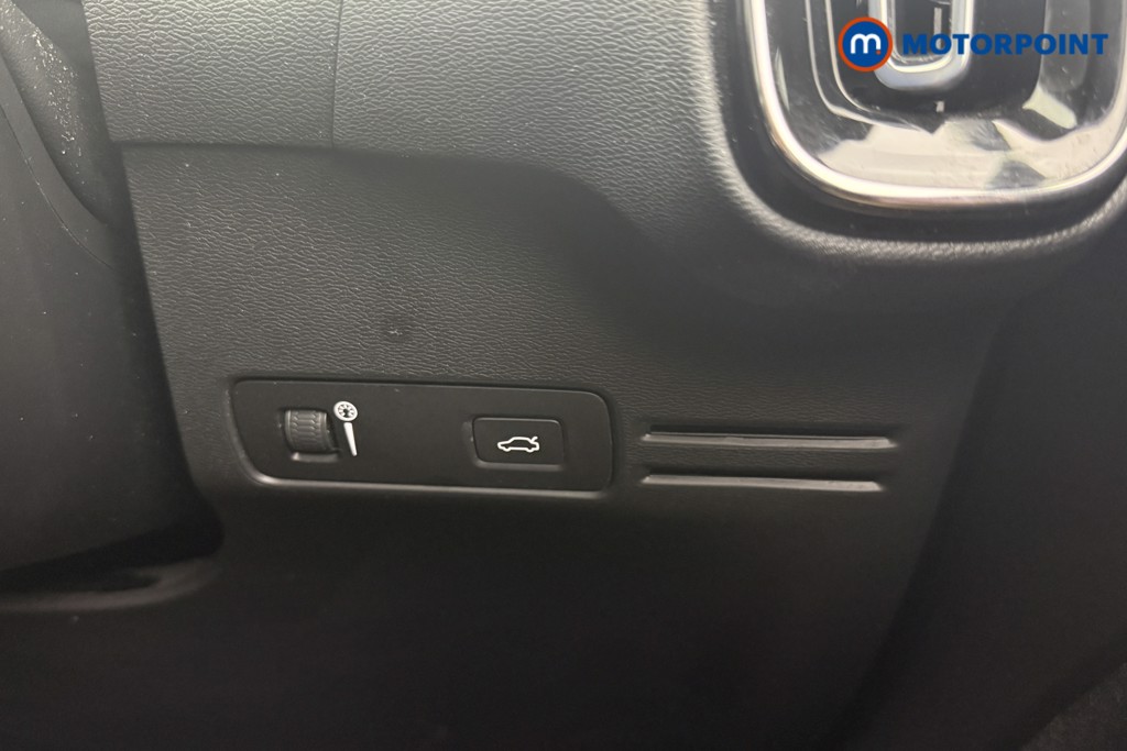Volvo Xc40 R Design Automatic Petrol SUV - Stock Number (1565487) - 9th supplementary image