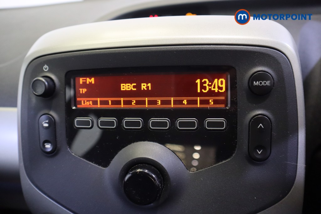 Toyota Aygo X-Play Manual Petrol Hatchback - Stock Number (1565697) - 2nd supplementary image