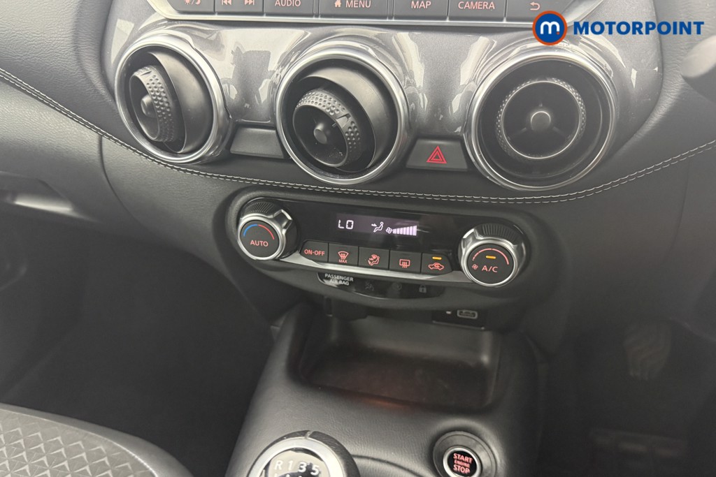 Nissan Juke N-Connecta Manual Petrol SUV - Stock Number (1566087) - 4th supplementary image