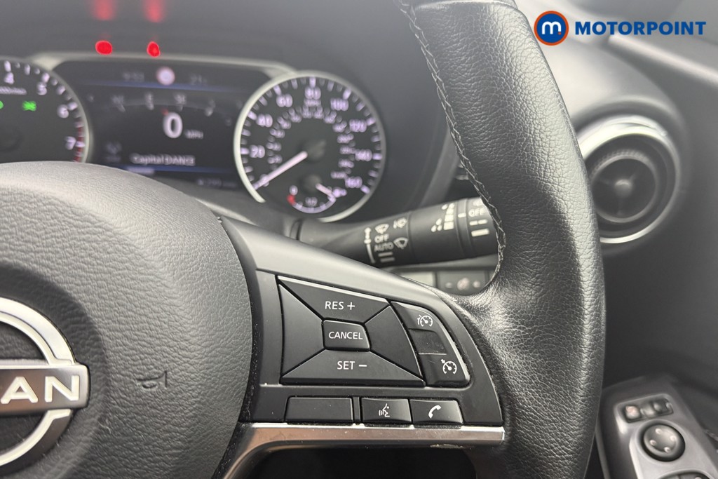 Nissan Juke N-Connecta Manual Petrol SUV - Stock Number (1566087) - 8th supplementary image