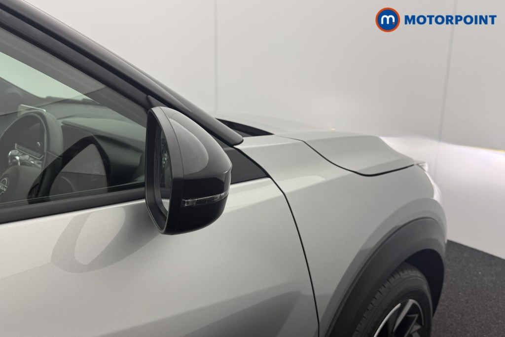 Nissan Juke N-Connecta Manual Petrol SUV - Stock Number (1566087) - 15th supplementary image