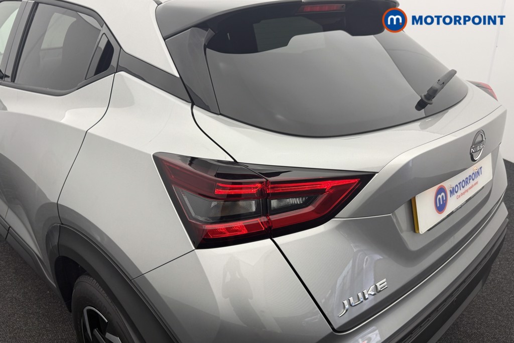 Nissan Juke N-Connecta Manual Petrol SUV - Stock Number (1566087) - 22nd supplementary image