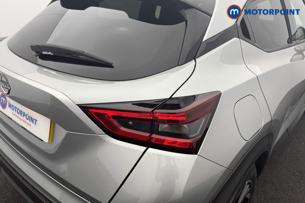 Nissan Juke N-Connecta Manual Petrol SUV - Stock Number (1566087) - 23rd supplementary image