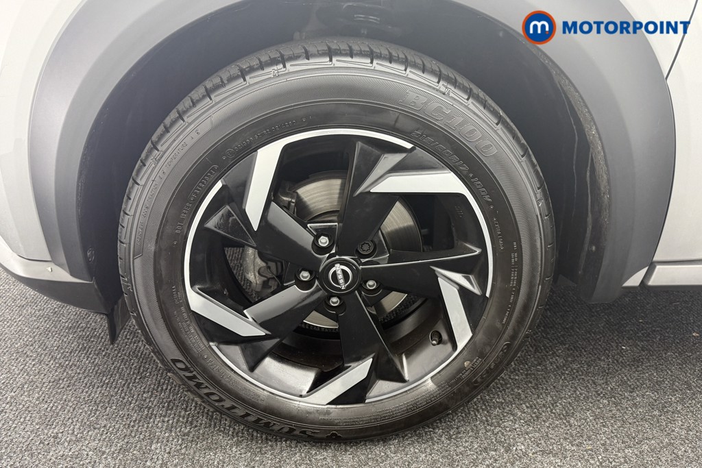 Nissan Juke N-Connecta Manual Petrol SUV - Stock Number (1566087) - 28th supplementary image