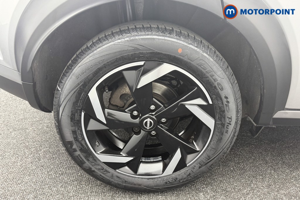 Nissan Juke N-Connecta Manual Petrol SUV - Stock Number (1566087) - 30th supplementary image