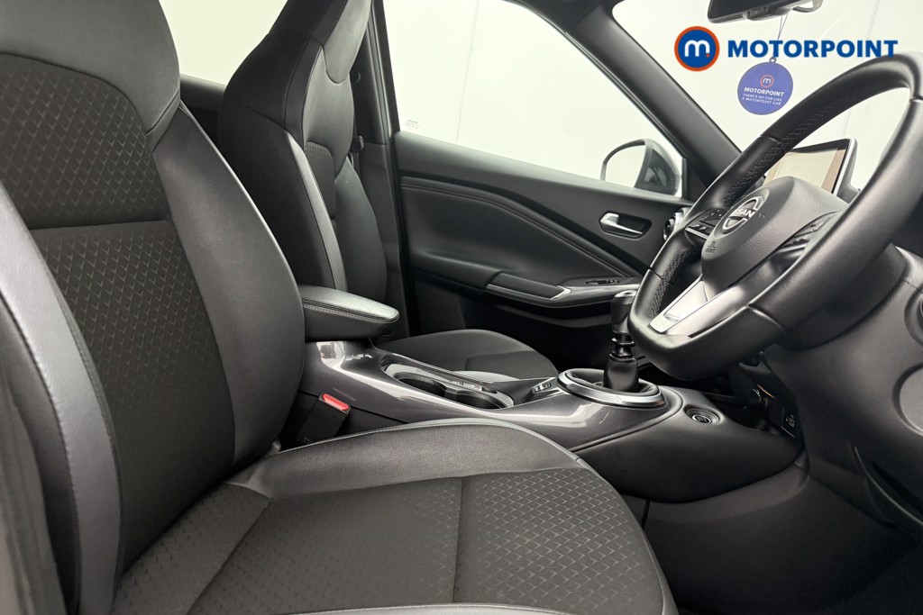 Nissan Juke N-Connecta Manual Petrol SUV - Stock Number (1566093) - 8th supplementary image
