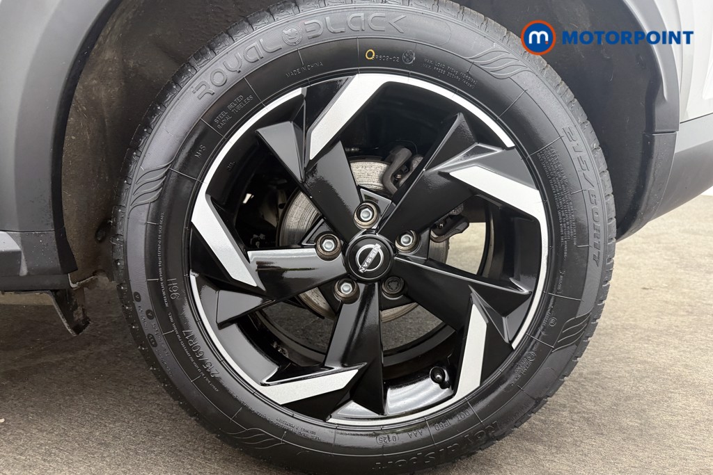 Nissan Juke N-Connecta Manual Petrol SUV - Stock Number (1566093) - 13th supplementary image