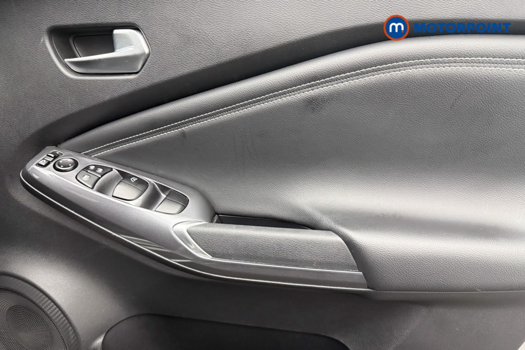 Nissan Juke N-Connecta Manual Petrol SUV - Stock Number (1566093) - 18th supplementary image