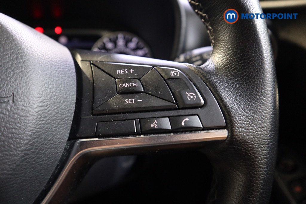 Nissan Juke N-Connecta Manual Petrol SUV - Stock Number (1566115) - 5th supplementary image