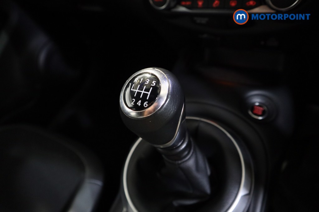 Nissan Juke N-Connecta Manual Petrol SUV - Stock Number (1566115) - 8th supplementary image