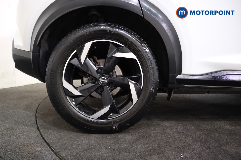 Nissan Juke N-Connecta Manual Petrol SUV - Stock Number (1566115) - 12th supplementary image